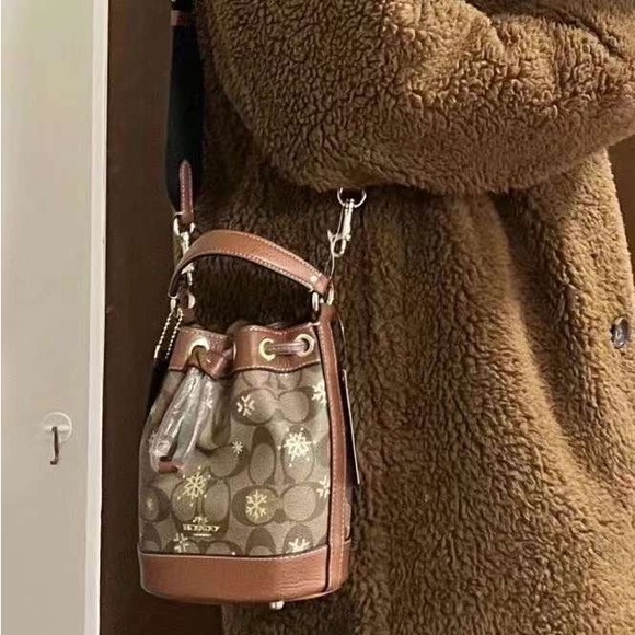 NWT Coach Dempsey Drawstring Bucket Bag 15 - Picture 7 of 12